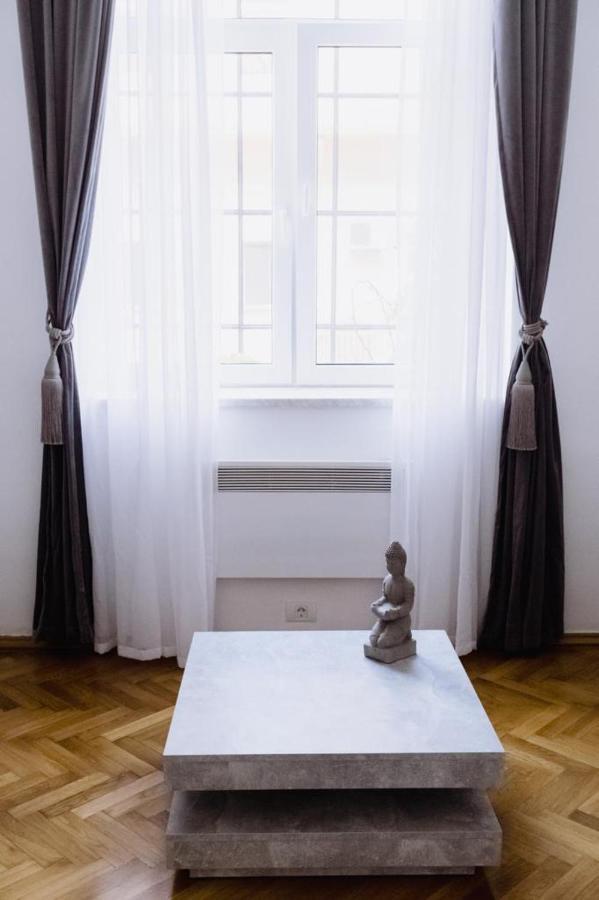 ☆ Bulevard Apartments ☆ Arad Esterno foto